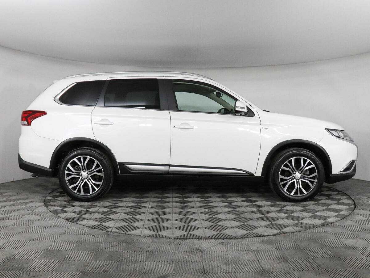 Купить Mitsubishi Outlander с пробегом. Фото: #3