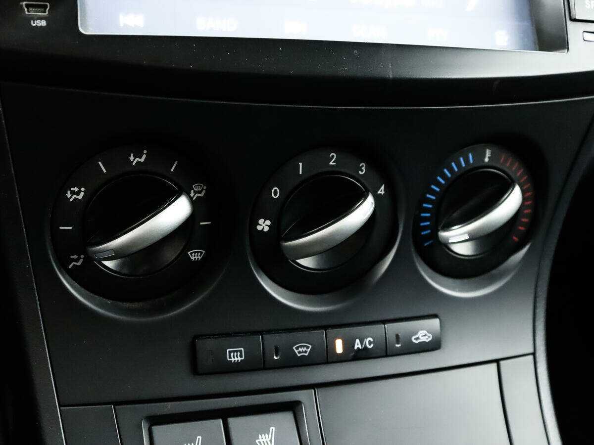 Купить Mazda 3 с пробегом. Фото: #14