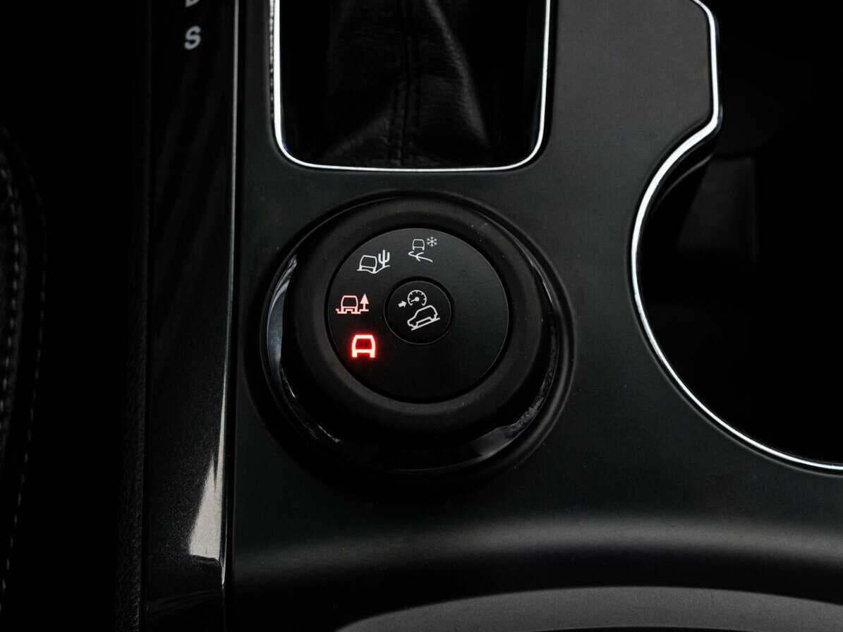 Купить Ford Explorer с пробегом. Фото: #17