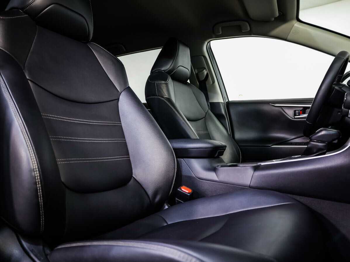 Купить Toyota RAV4 с пробегом. Фото: #11