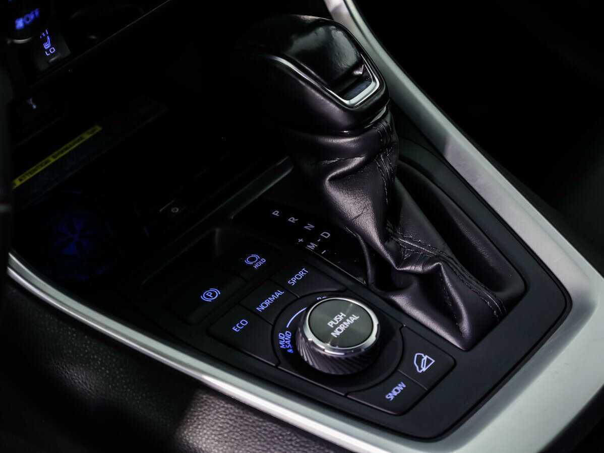 Купить Toyota RAV4 с пробегом. Фото: #15