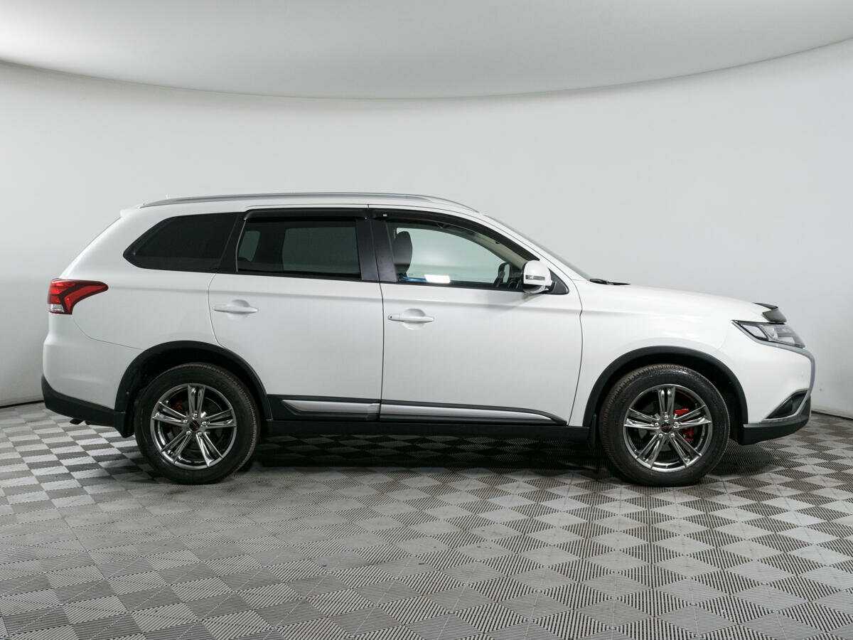 Купить Mitsubishi Outlander с пробегом. Фото: #1
