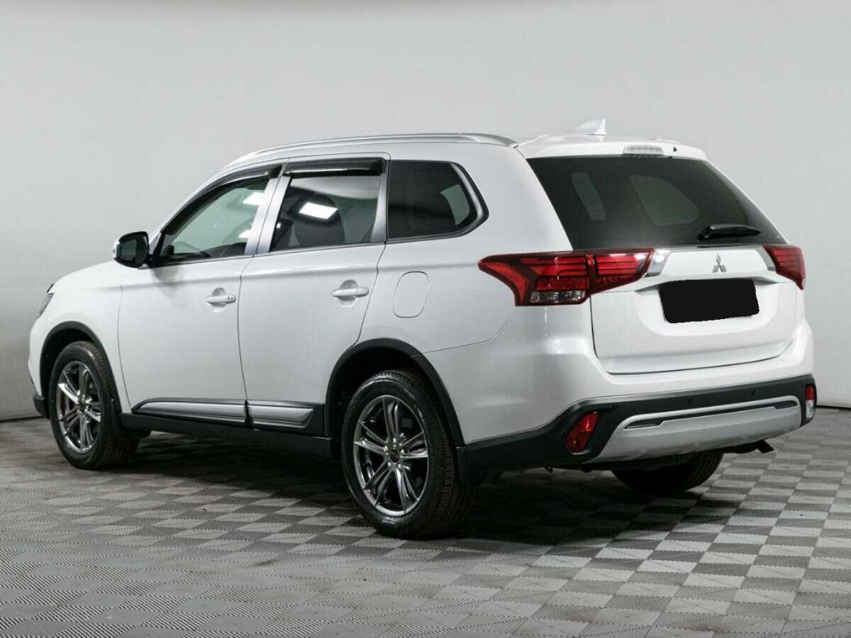Купить Mitsubishi Outlander с пробегом. Фото: #3