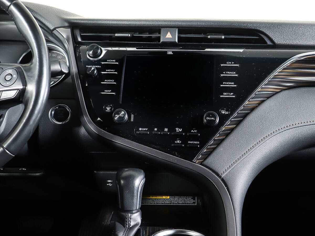 Купить Toyota Camry с пробегом. Фото: #11