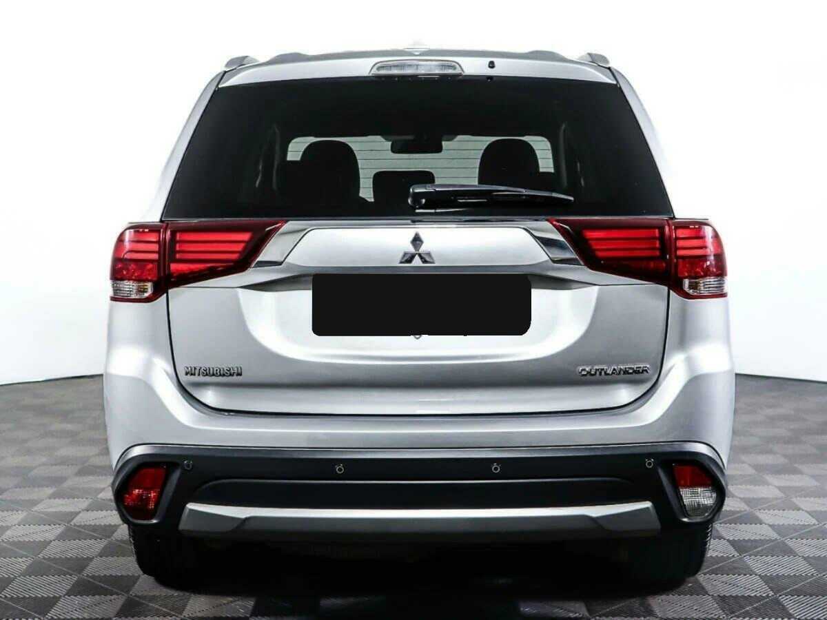 Купить Mitsubishi Outlander с пробегом. Фото: #4
