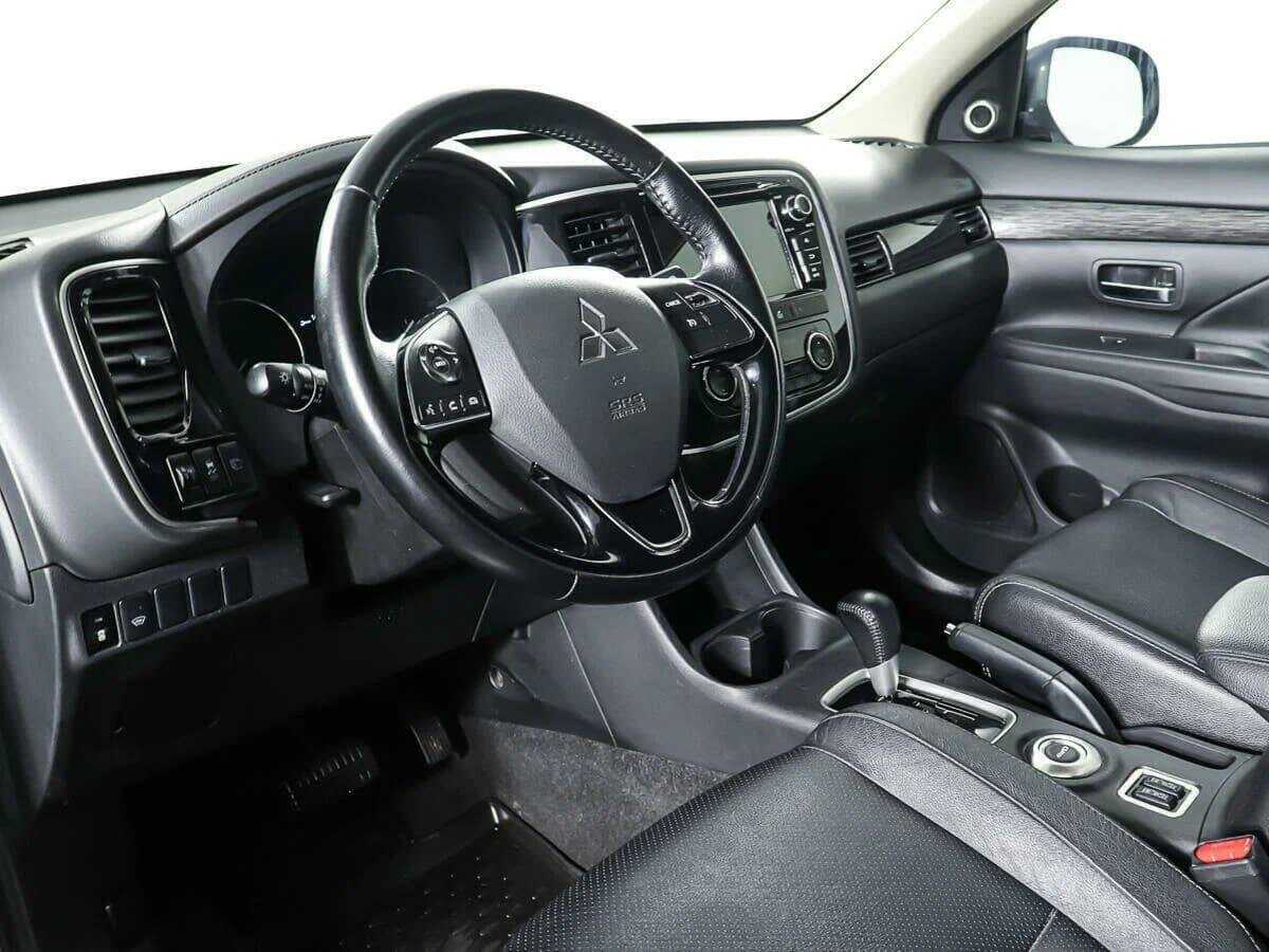 Купить Mitsubishi Outlander с пробегом. Фото: #13