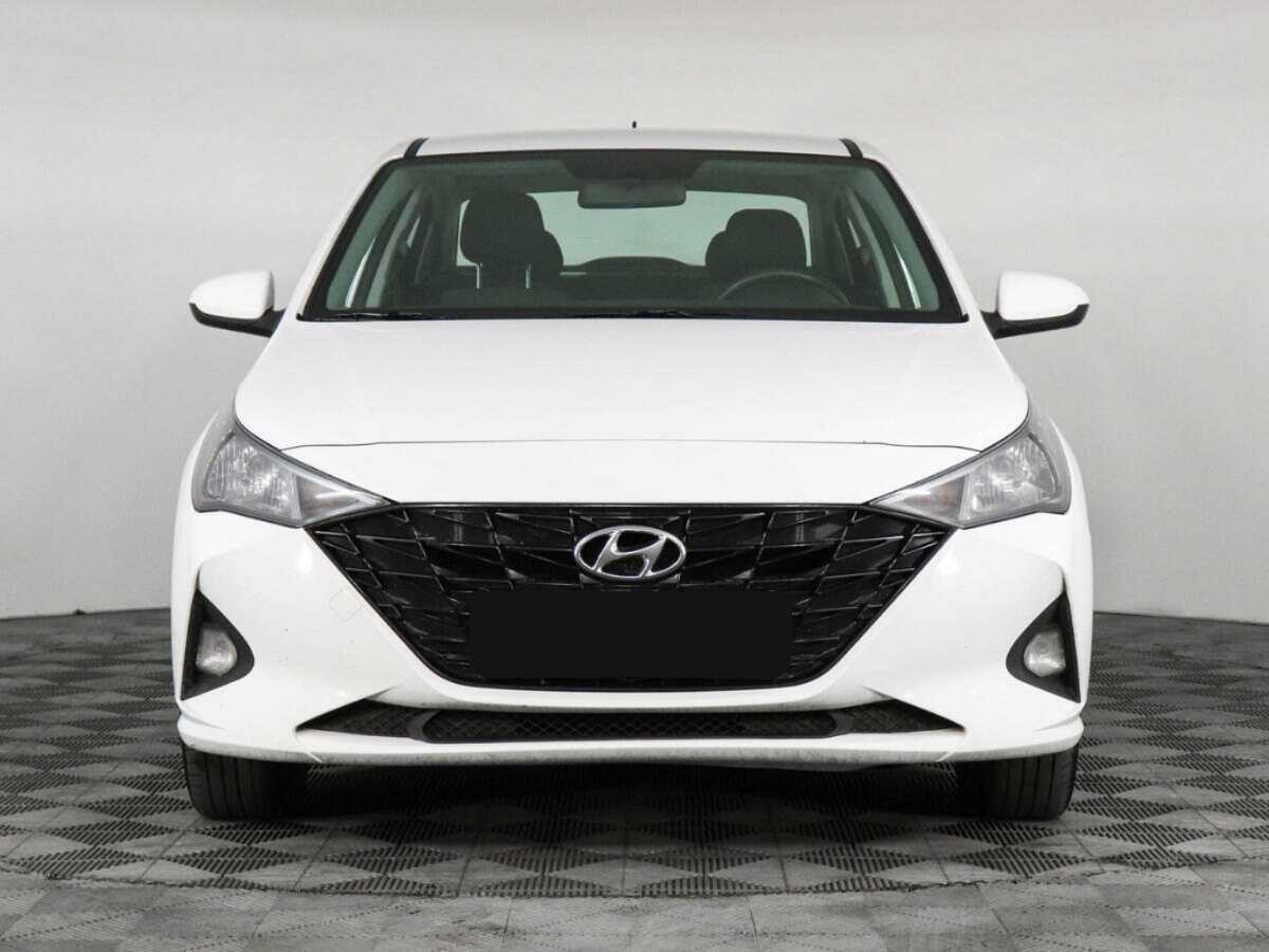 Купить Hyundai Solaris с пробегом. Фото: #1