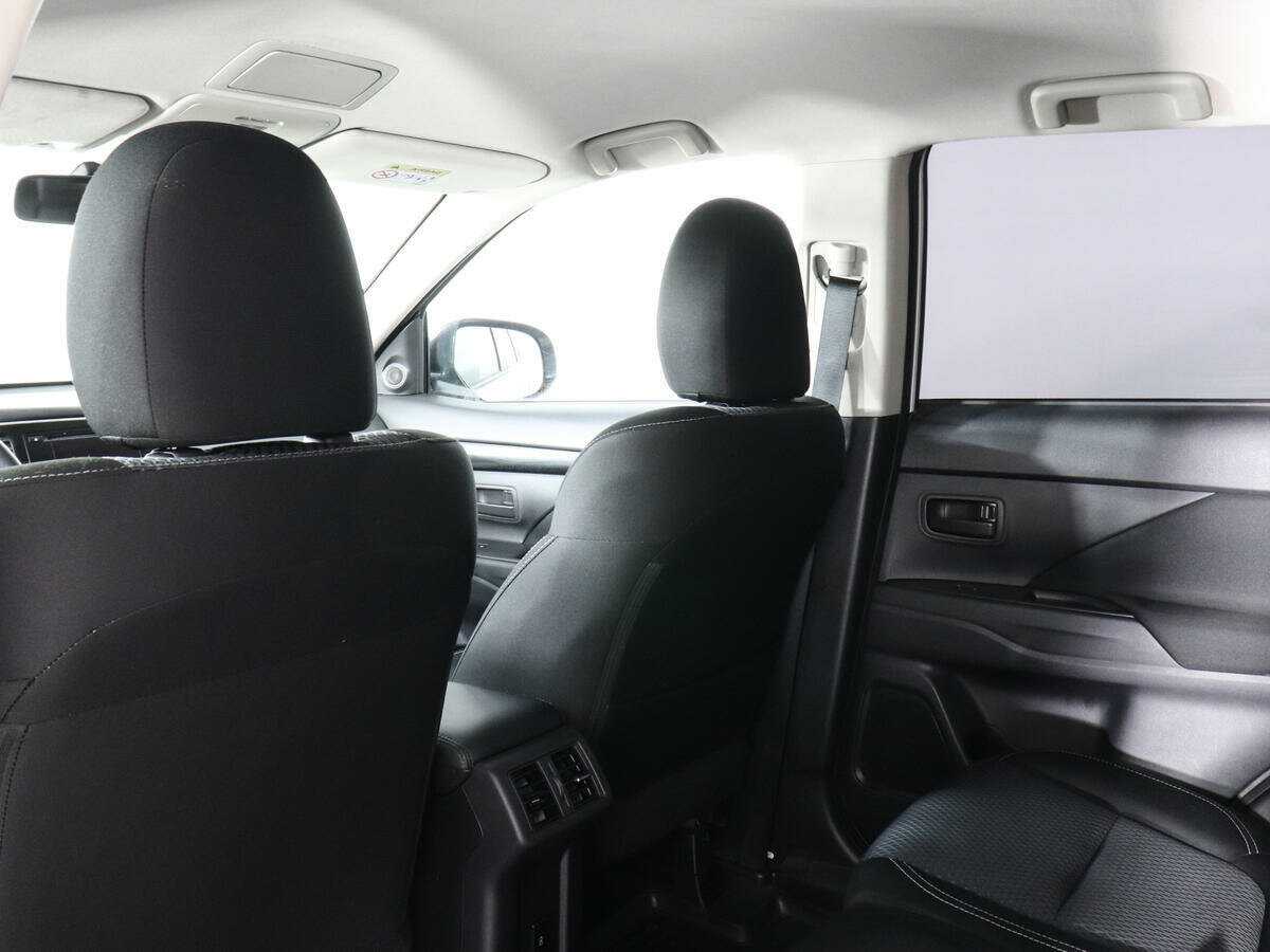 Купить Mitsubishi Outlander с пробегом. Фото: #9