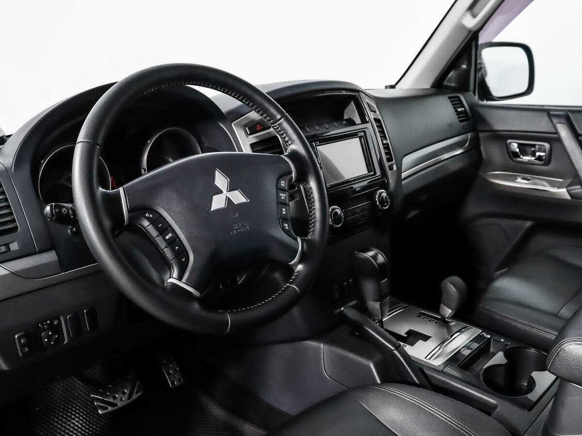 Купить Mitsubishi Pajero с пробегом. Фото: #8