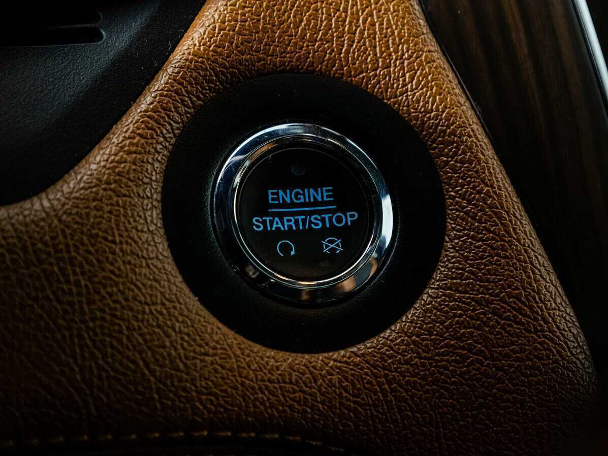 Купить Ford Explorer с пробегом. Фото: #17