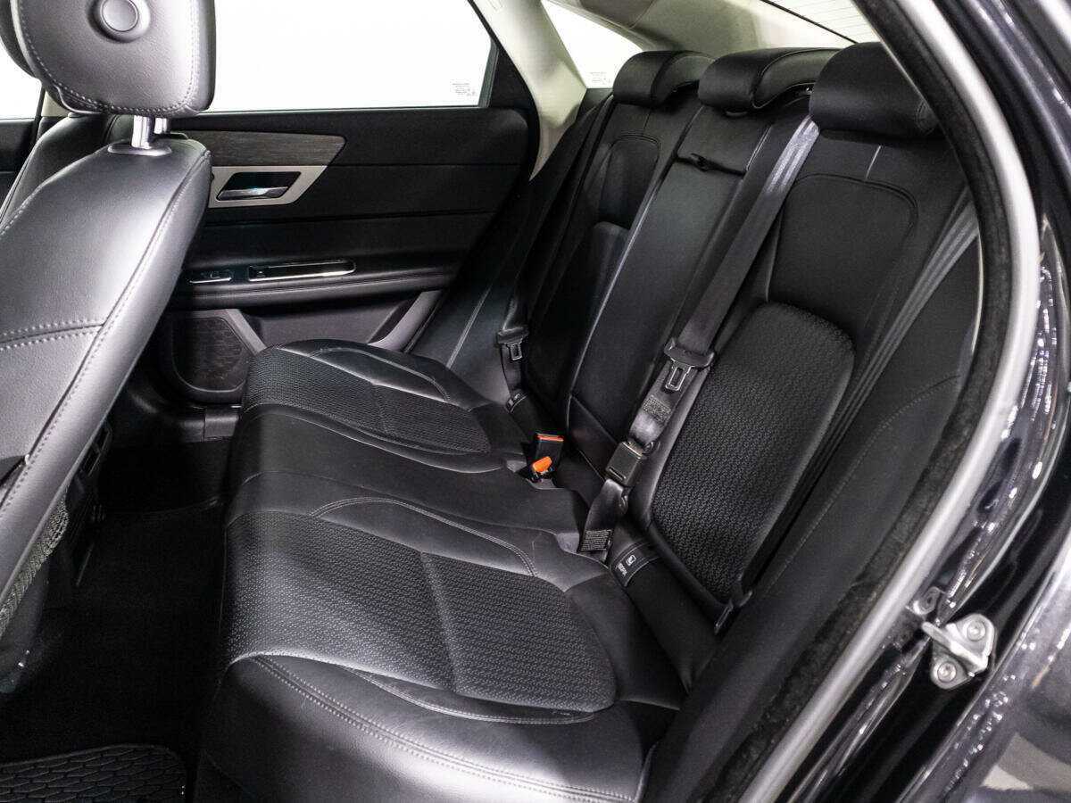 Купить Jaguar XF с пробегом. Фото: #9