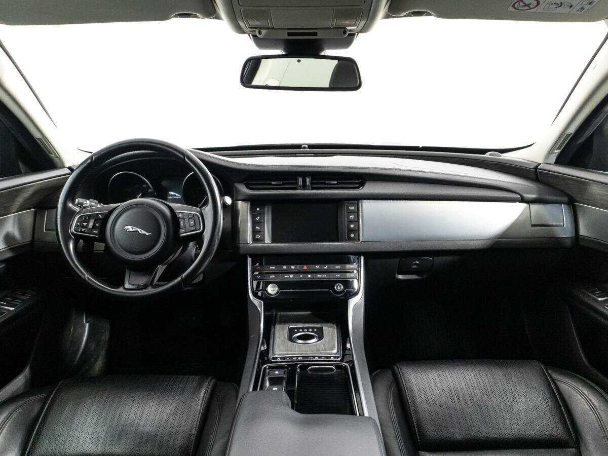 Купить Jaguar XF с пробегом. Фото: #12