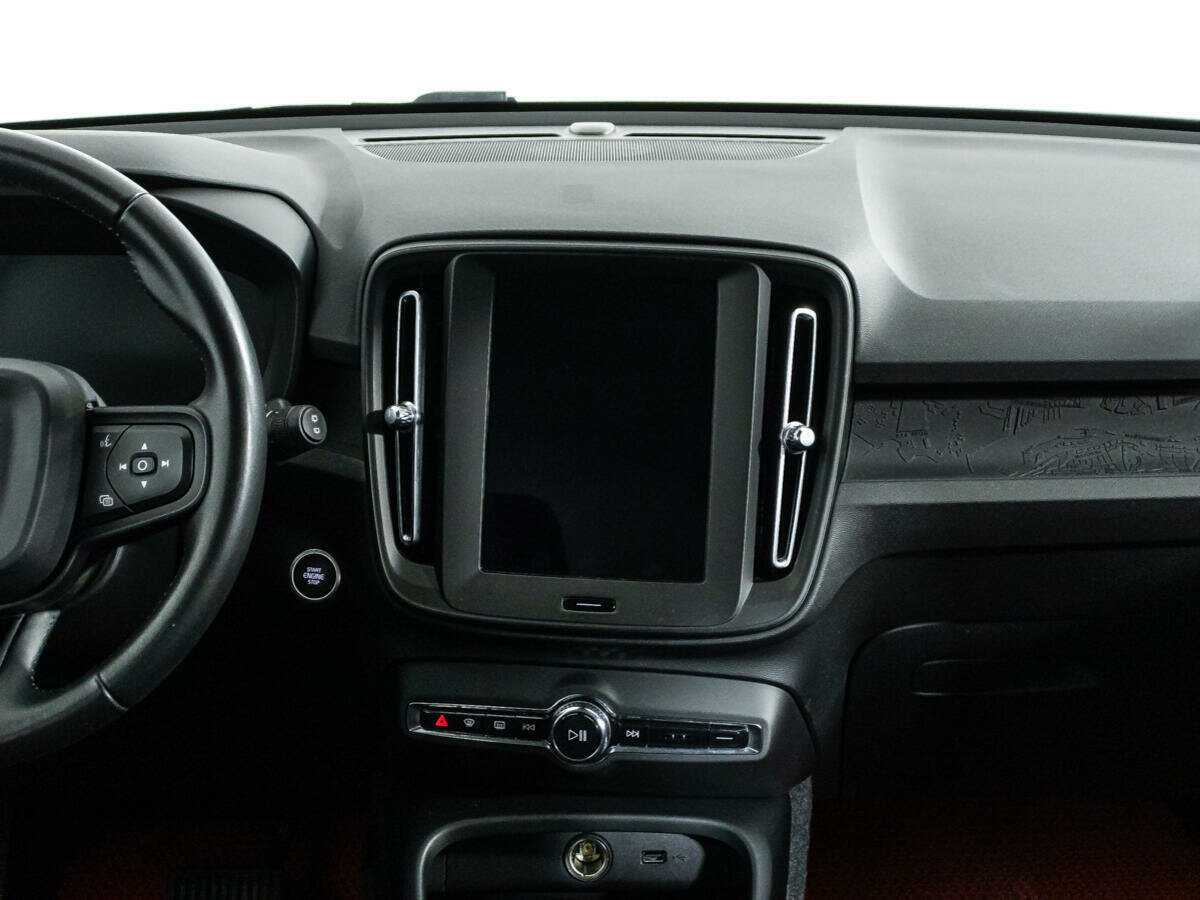 Купить Volvo XC40 с пробегом. Фото: #13