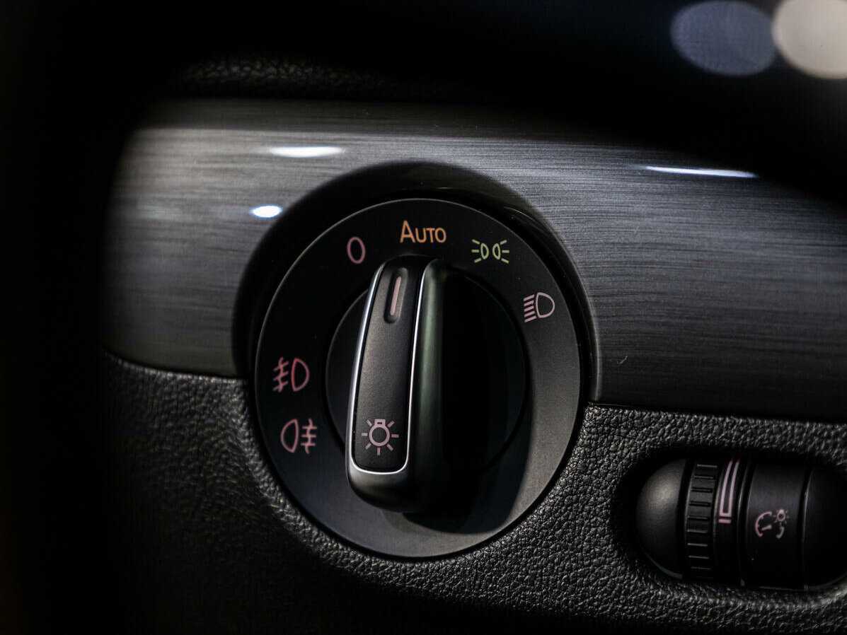 Купить Volkswagen Jetta с пробегом. Фото: #13