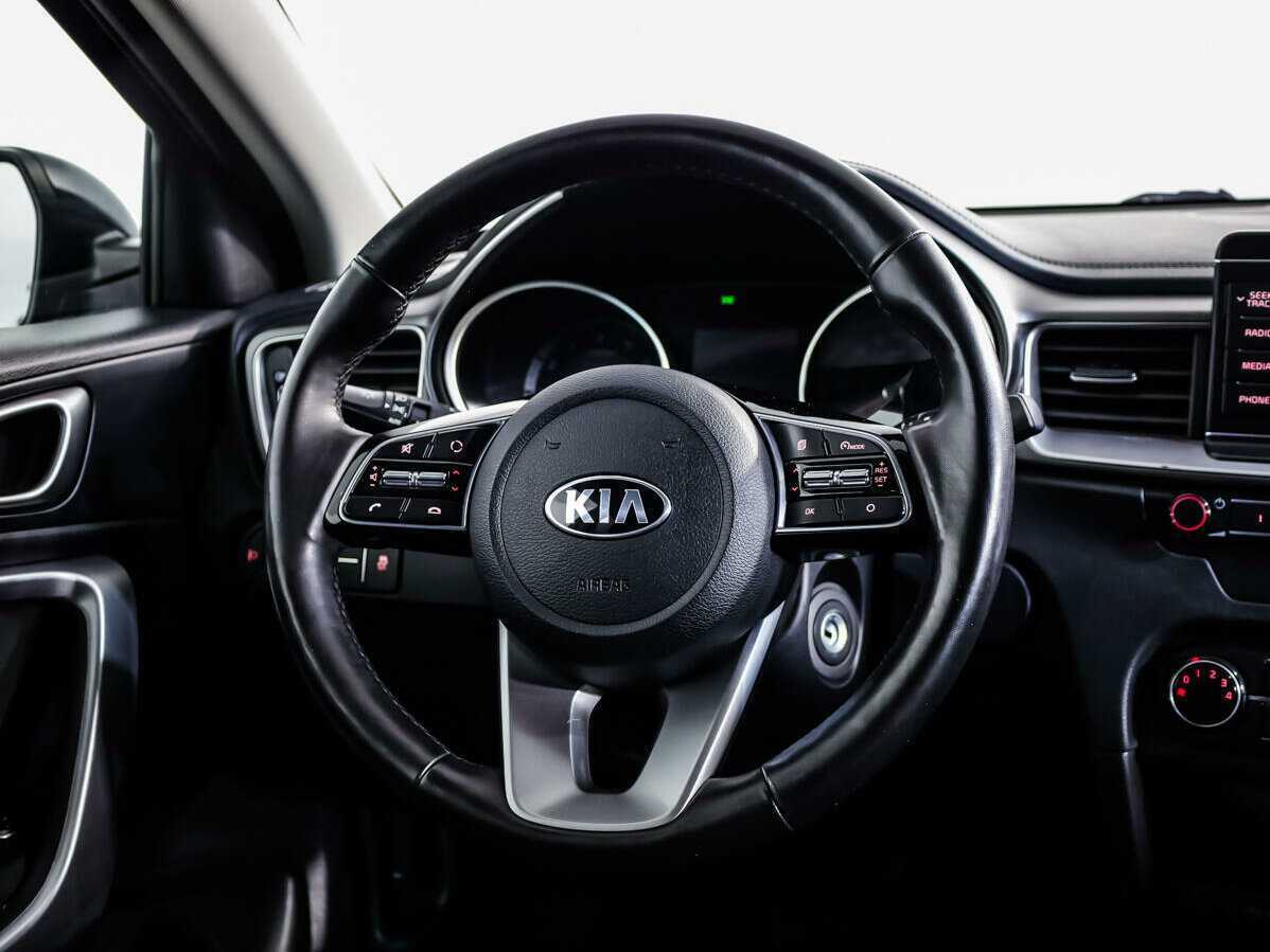 Купить Kia Ceed с пробегом. Фото: #9