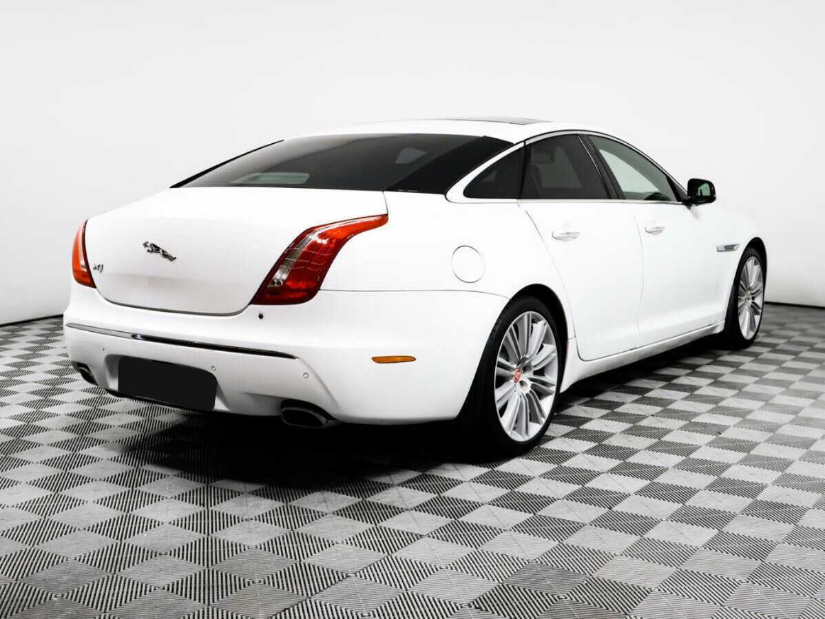Купить Jaguar XJ с пробегом. Фото: #3