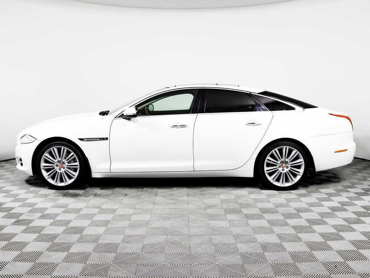 Купить Jaguar XJ с пробегом. Фото: #6