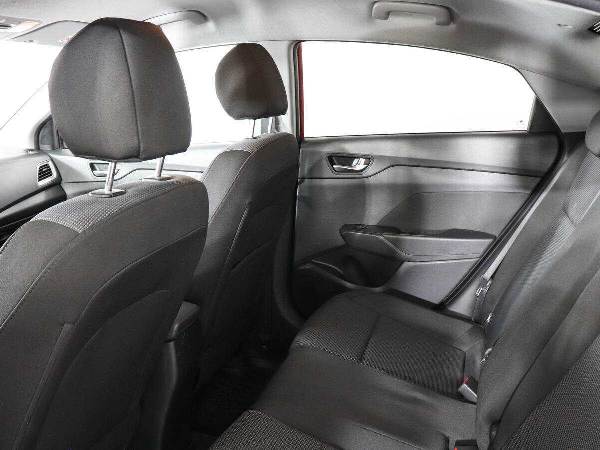 Купить Hyundai Solaris с пробегом. Фото: #11