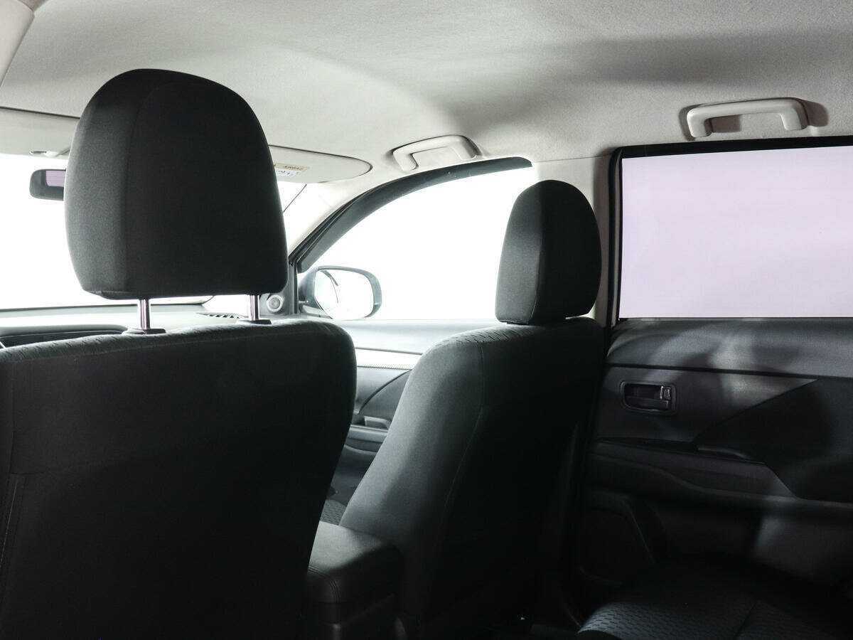 Купить Mitsubishi Outlander с пробегом. Фото: #11