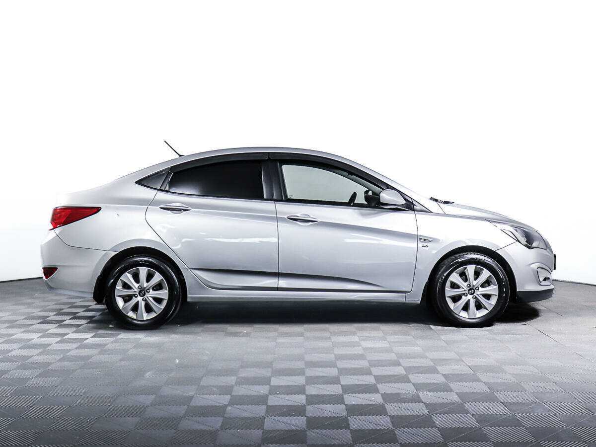 Купить Hyundai Solaris с пробегом. Фото: #2