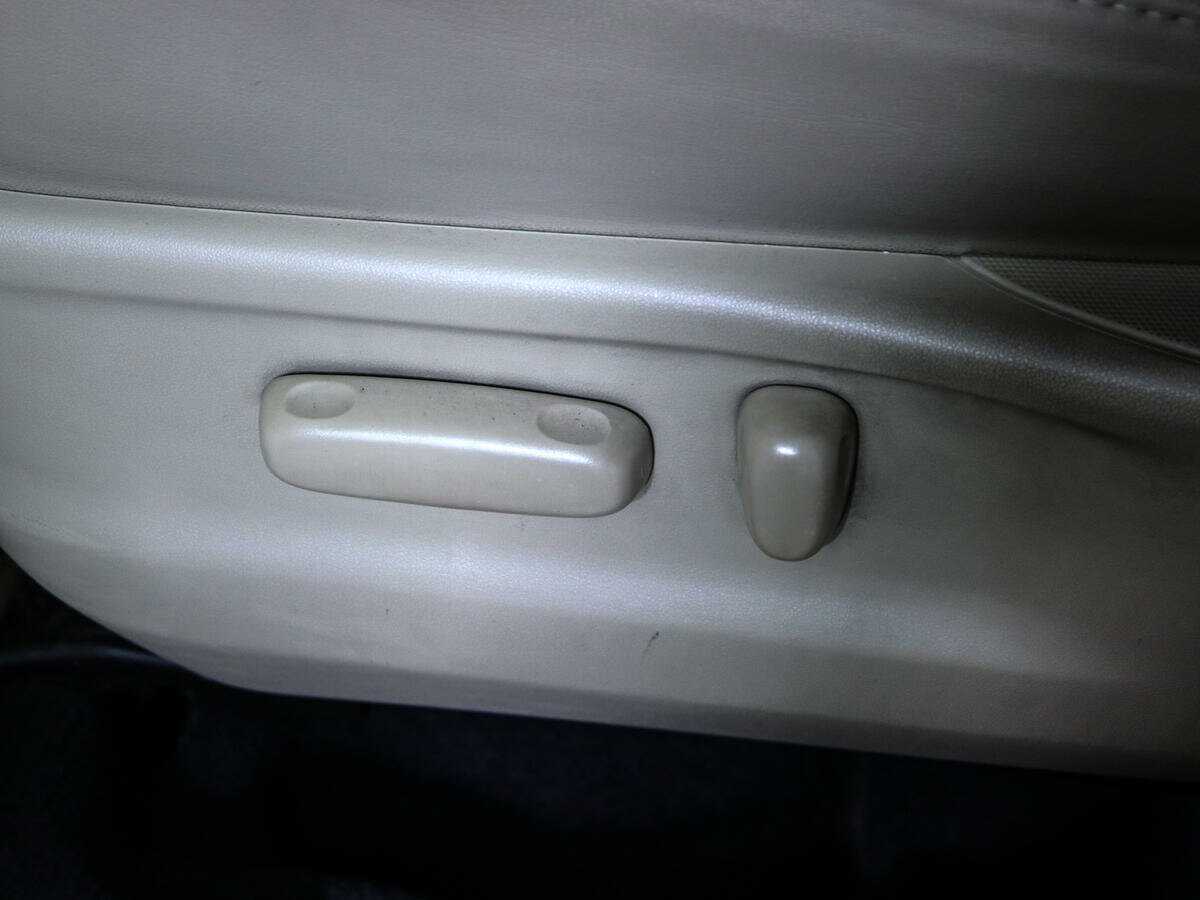 Купить Toyota Venza с пробегом. Фото: #17