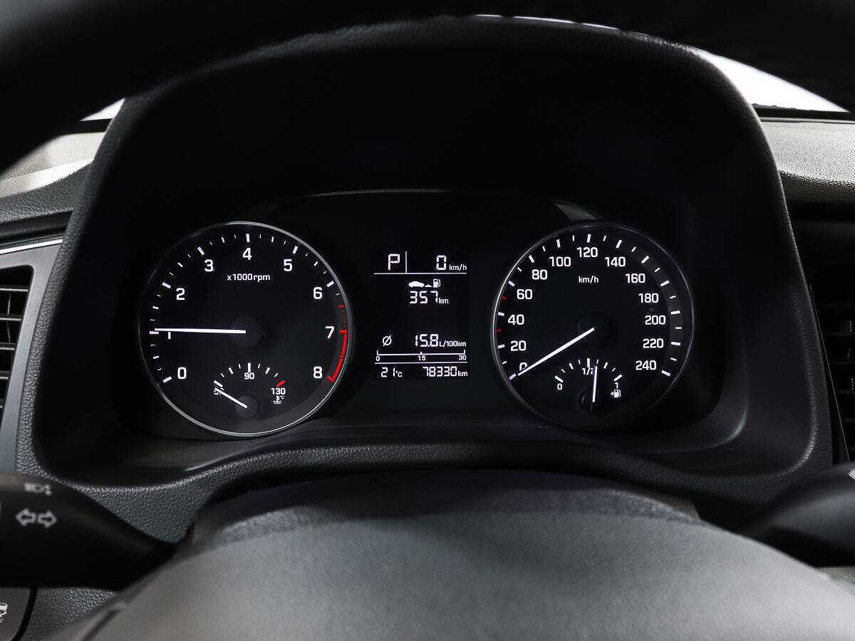 Купить Hyundai Elantra с пробегом. Фото: #9