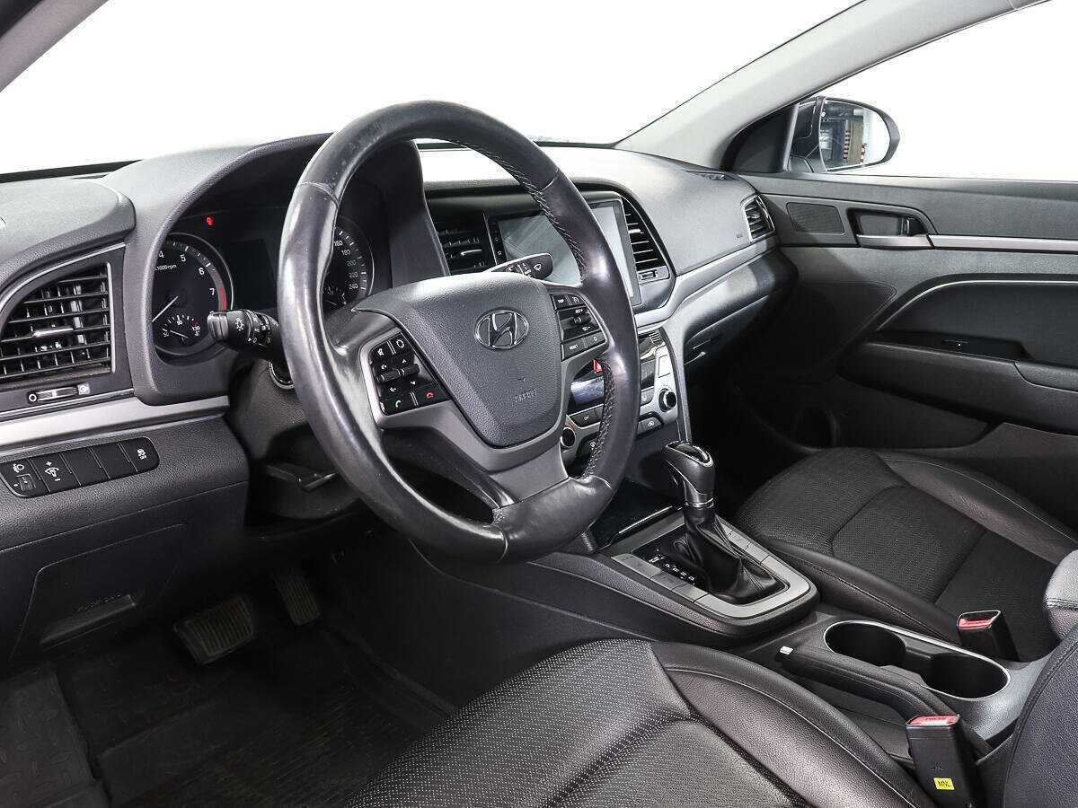 Купить Hyundai Elantra с пробегом. Фото: #11