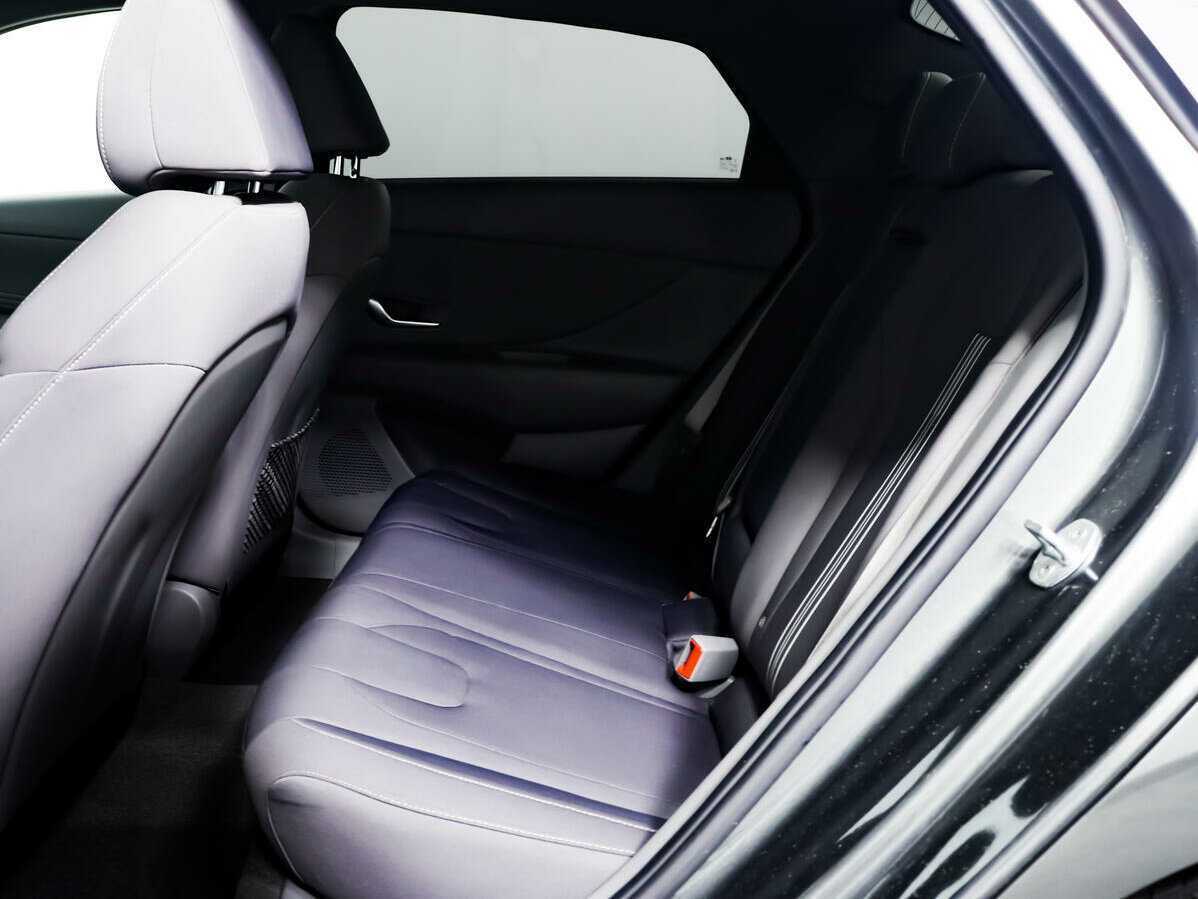 Купить Hyundai Elantra с пробегом. Фото: #11