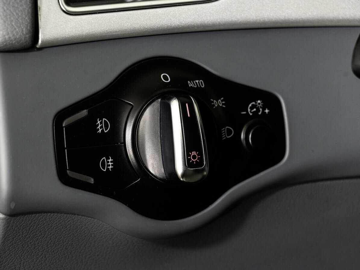 Купить Audi A4 с пробегом. Фото: #18