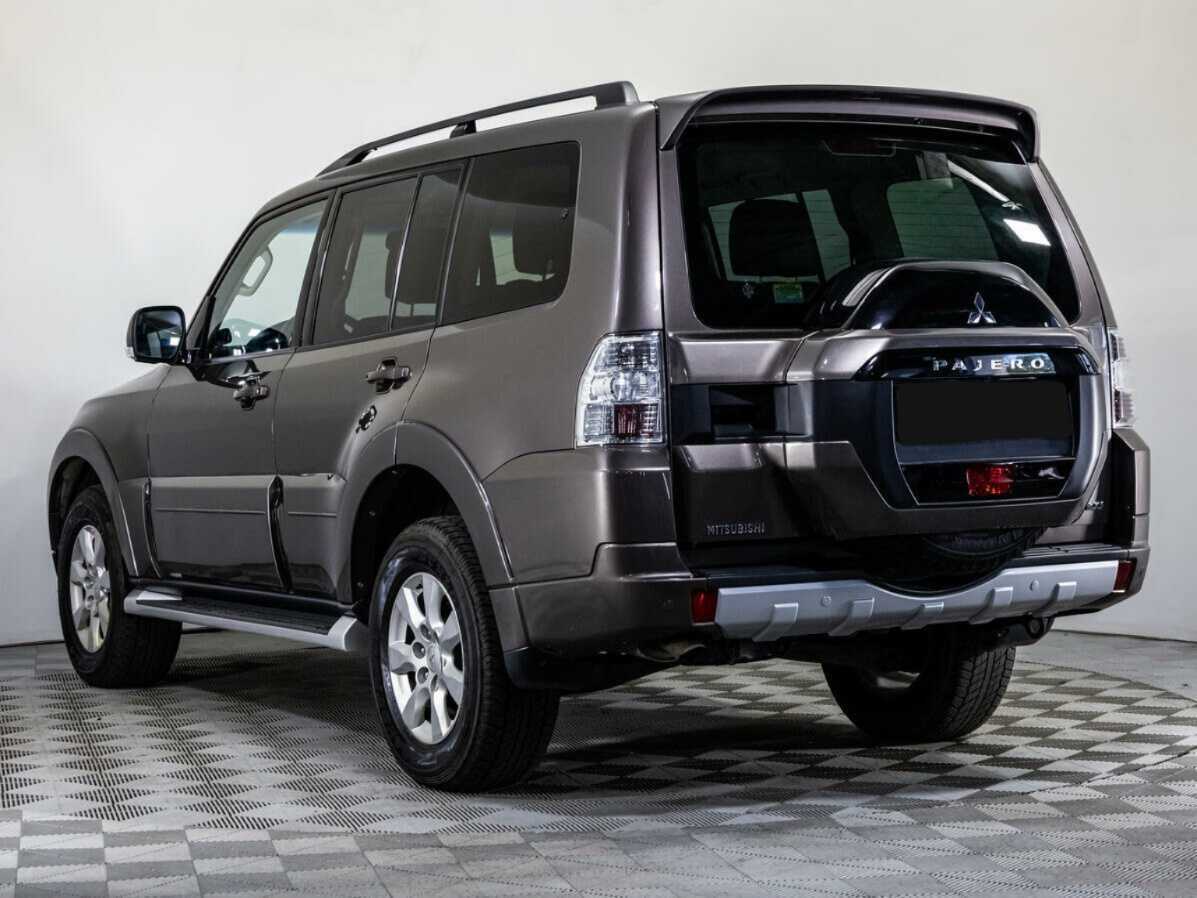 Купить Mitsubishi Pajero с пробегом. Фото: #5