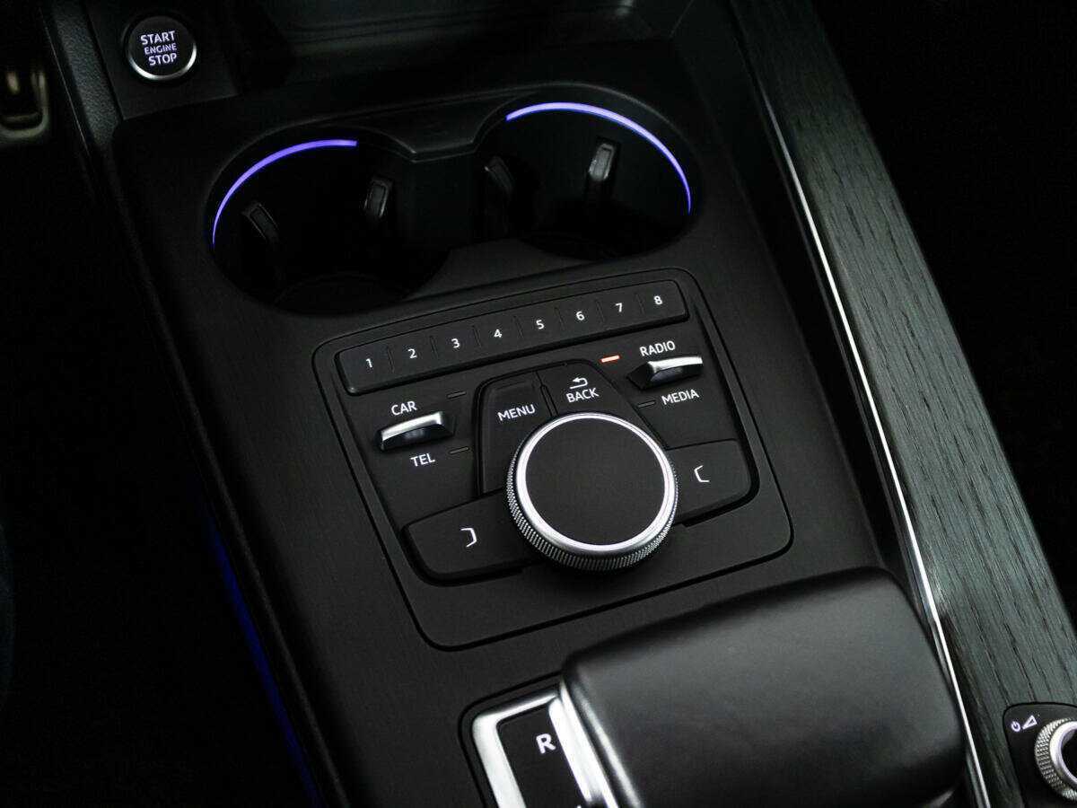 Купить Audi A4 с пробегом. Фото: #17