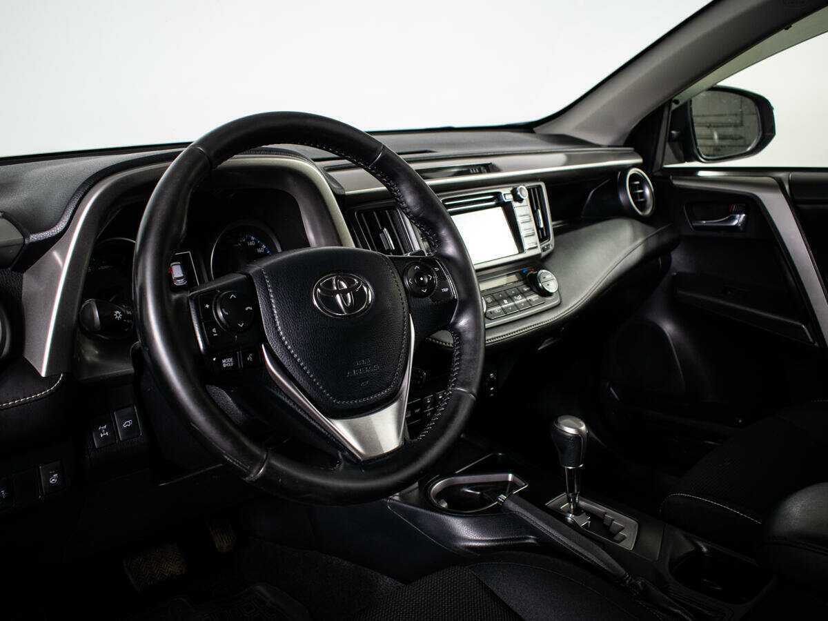 Купить Toyota RAV4 с пробегом. Фото: #10
