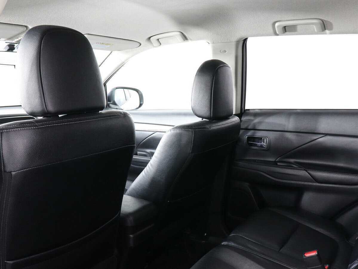 Купить Mitsubishi Outlander с пробегом. Фото: #11