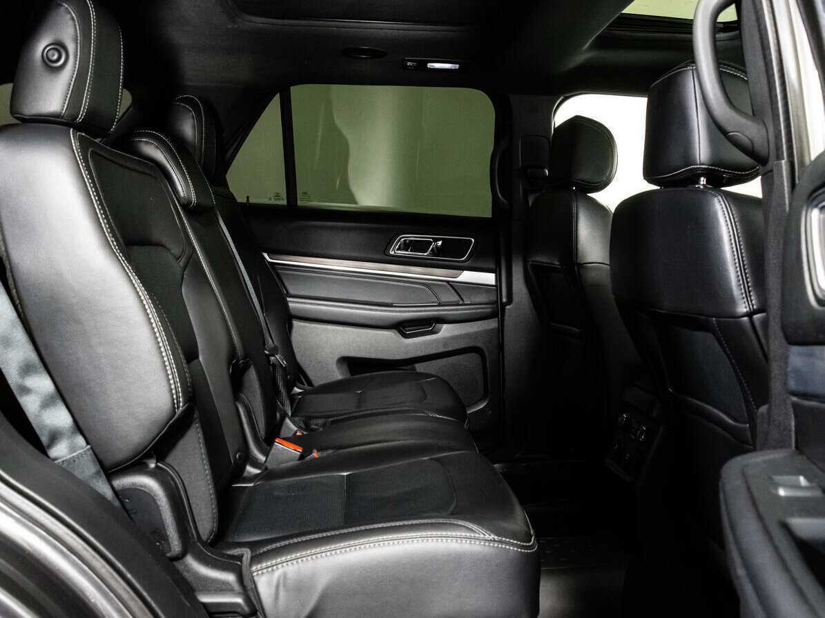 Купить Ford Explorer с пробегом. Фото: #15