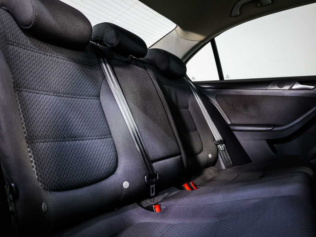 Купить Volkswagen Jetta с пробегом. Фото: #11