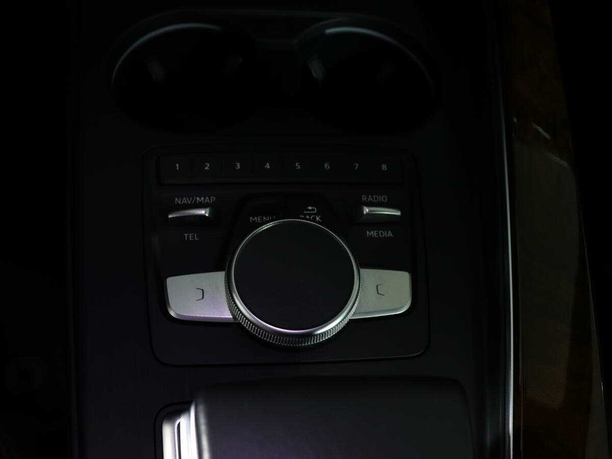 Купить Audi A4 с пробегом. Фото: #22