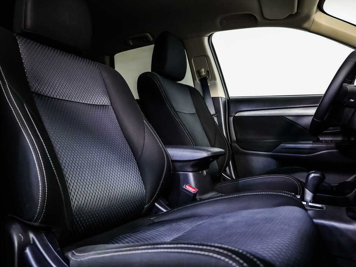 Купить Mitsubishi Outlander с пробегом. Фото: #9