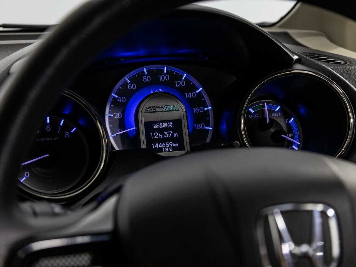 Купить Honda Fit Shuttle с пробегом. Фото: #11