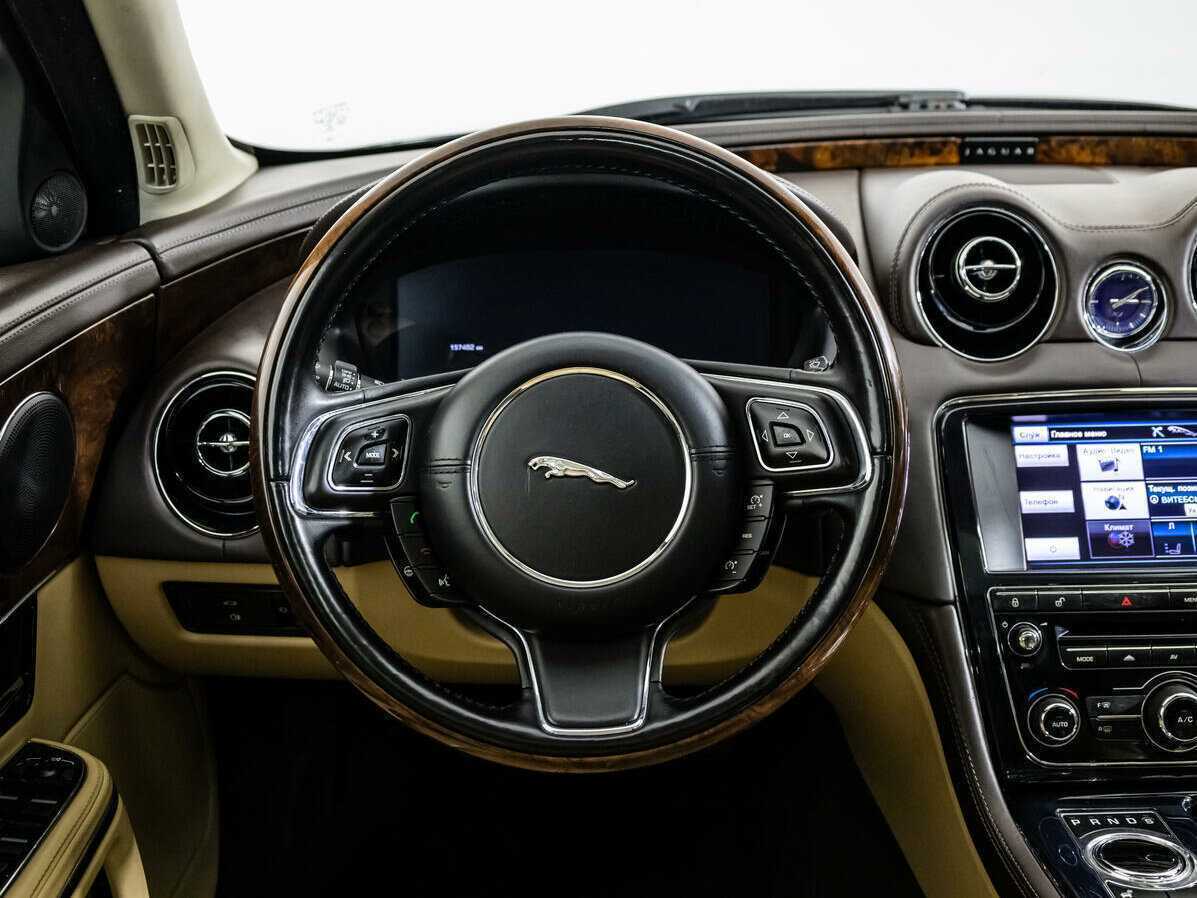 Купить Jaguar XJ с пробегом. Фото: #13