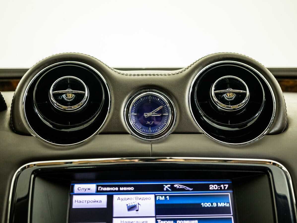 Купить Jaguar XJ с пробегом. Фото: #15