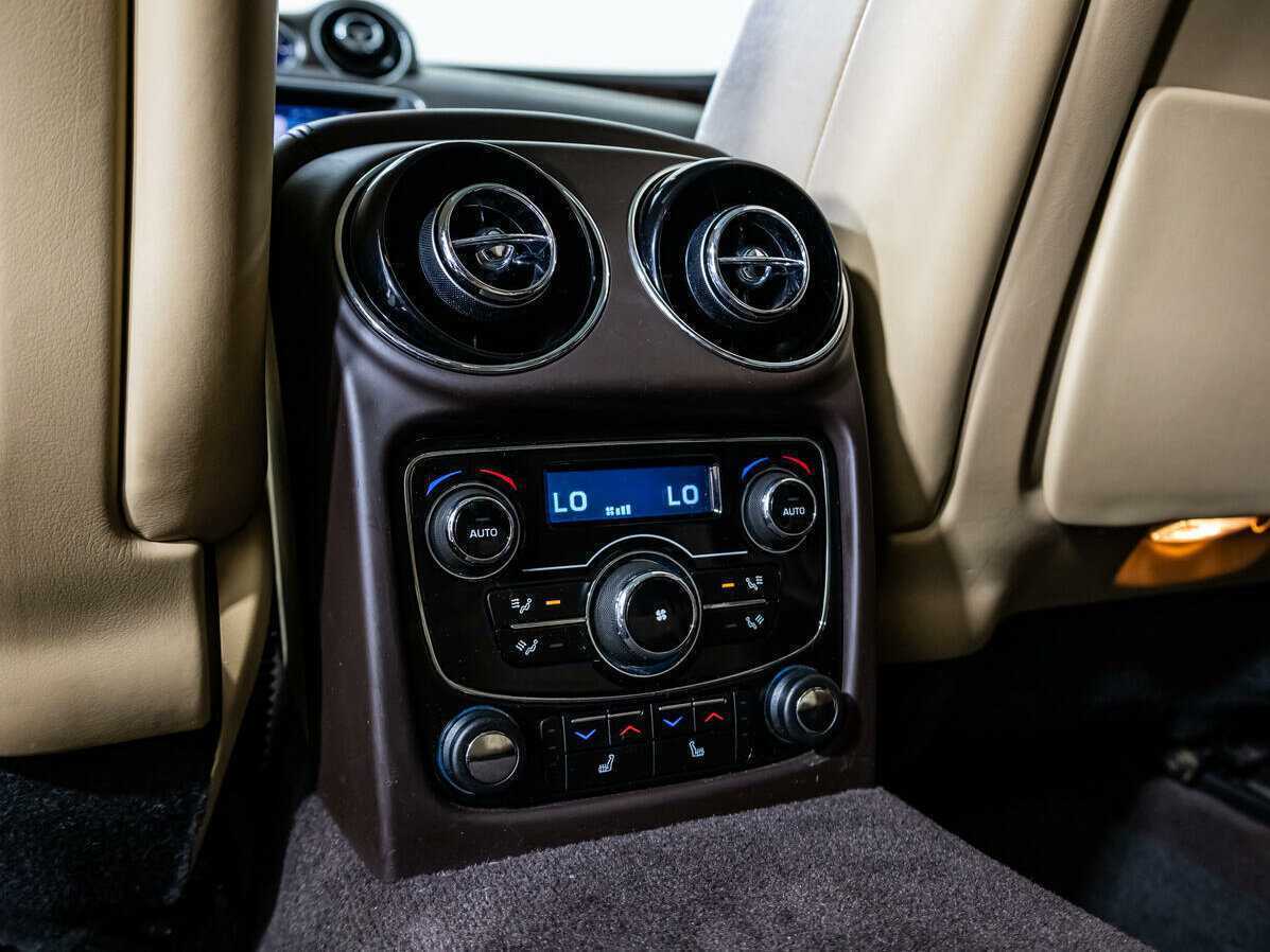 Купить Jaguar XJ с пробегом. Фото: #22