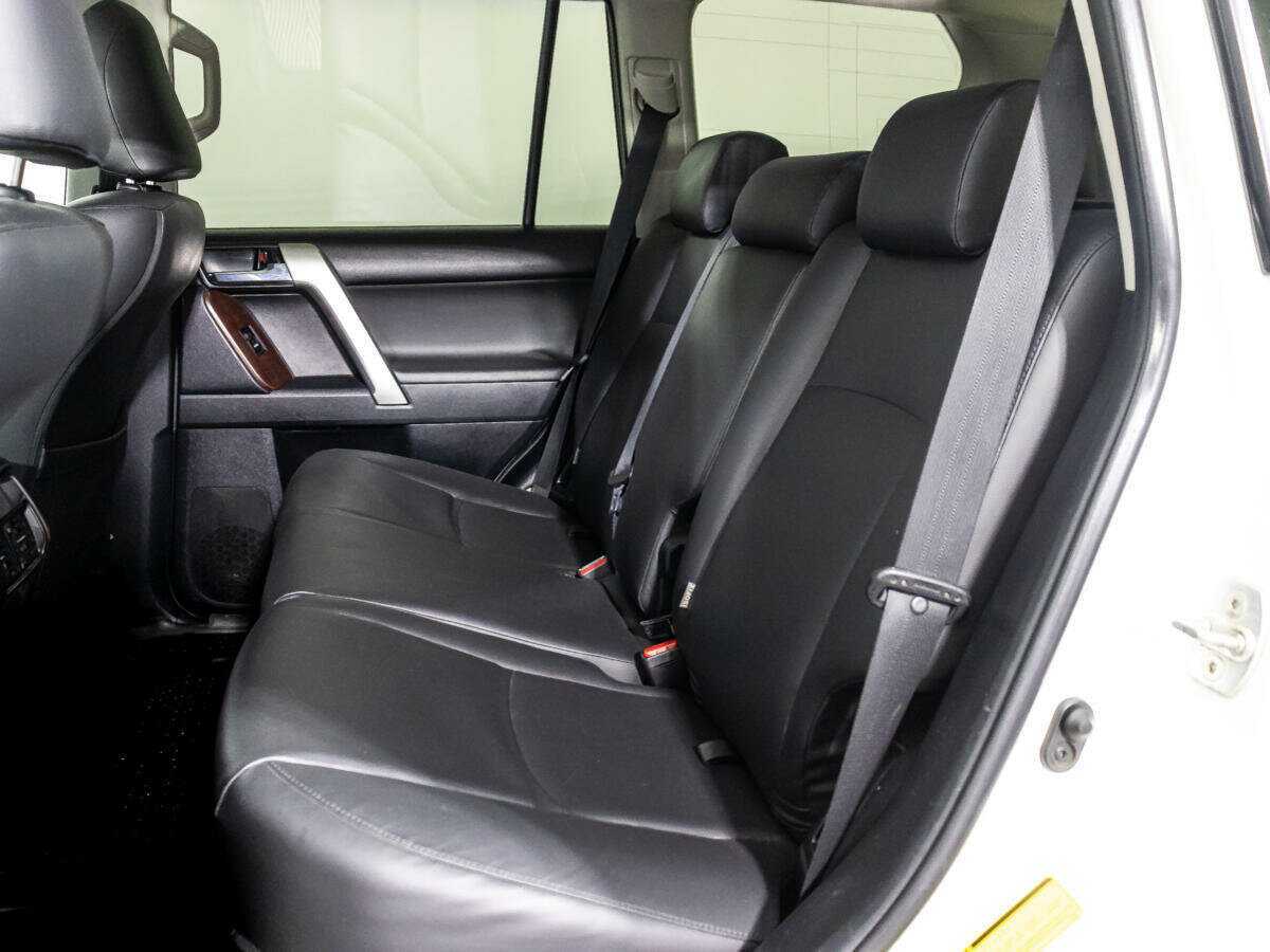 Купить Toyota Land Cruiser Prado с пробегом. Фото: #8