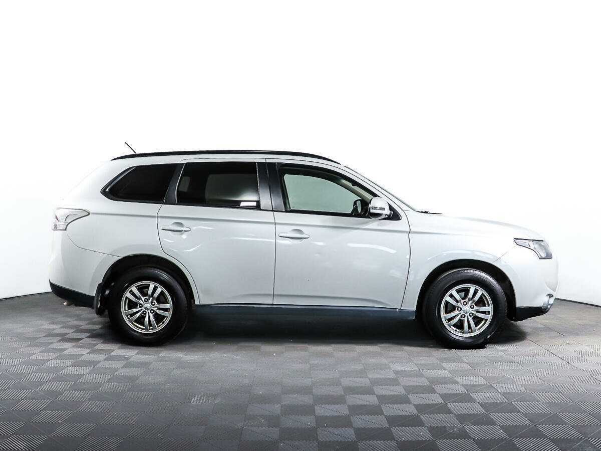 Купить Mitsubishi Outlander с пробегом. Фото: #2
