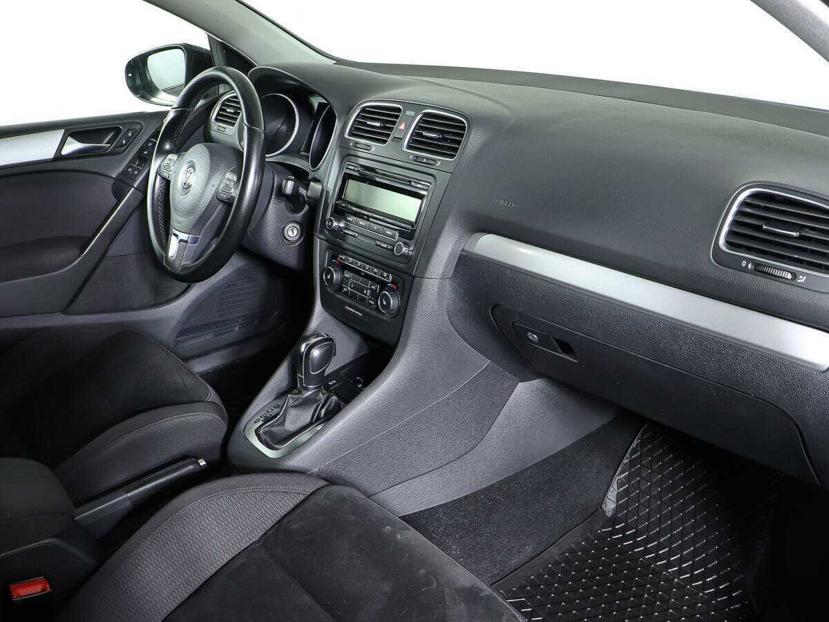 Купить Volkswagen Golf с пробегом. Фото: #4