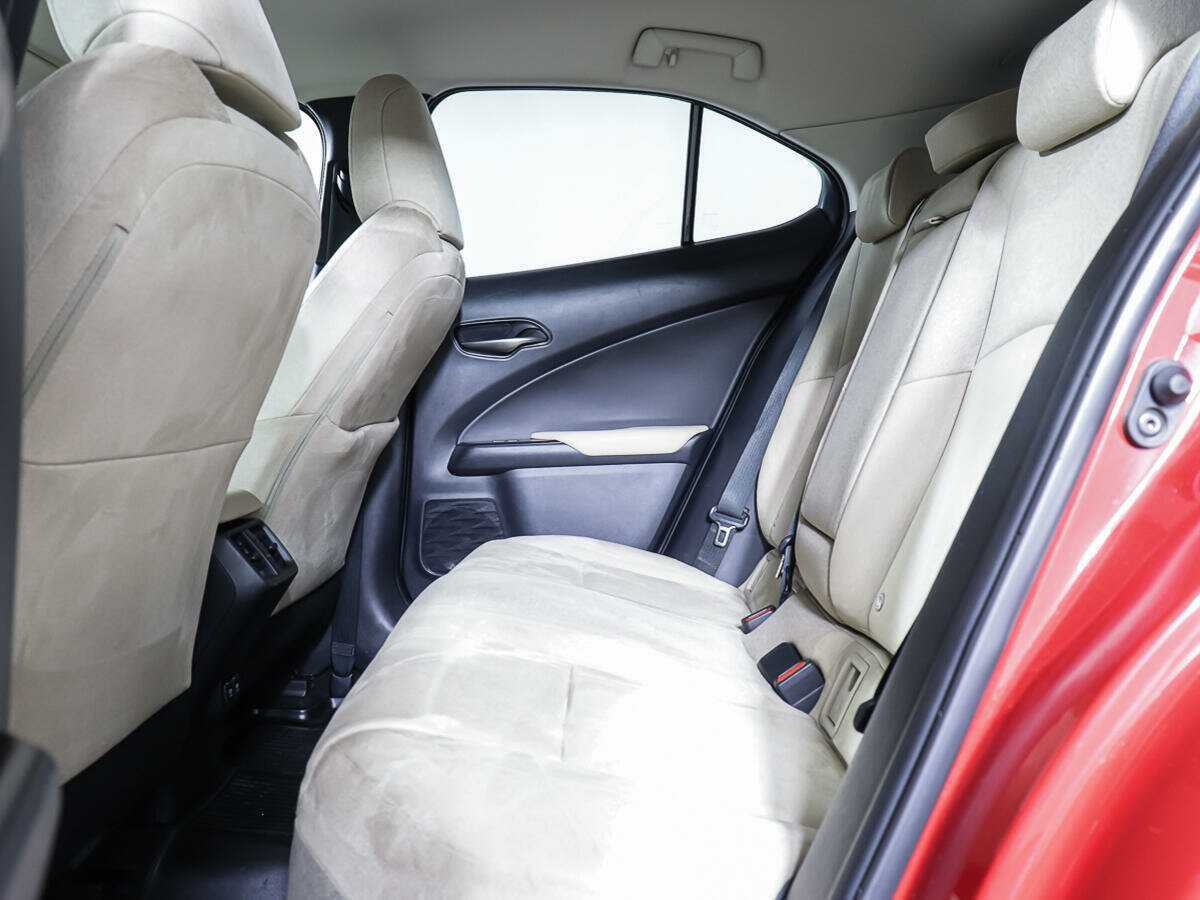 Купить Lexus UX с пробегом. Фото: #7