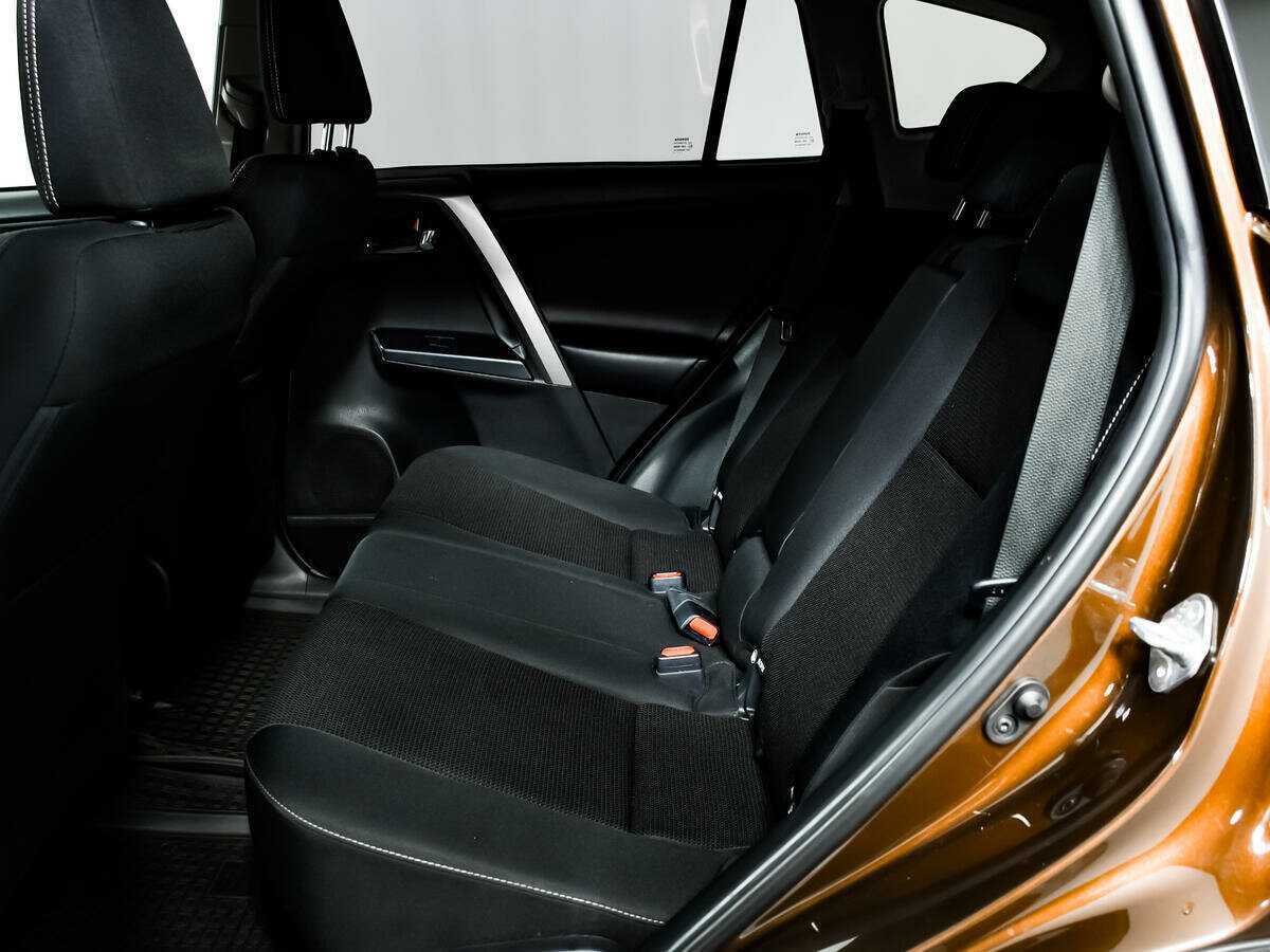 Купить Toyota RAV4 с пробегом. Фото: #11