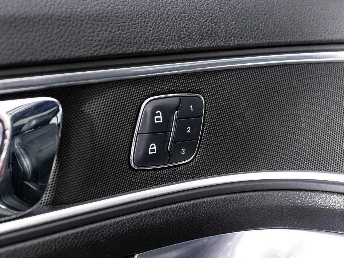 Купить Ford Explorer с пробегом. Фото: #16