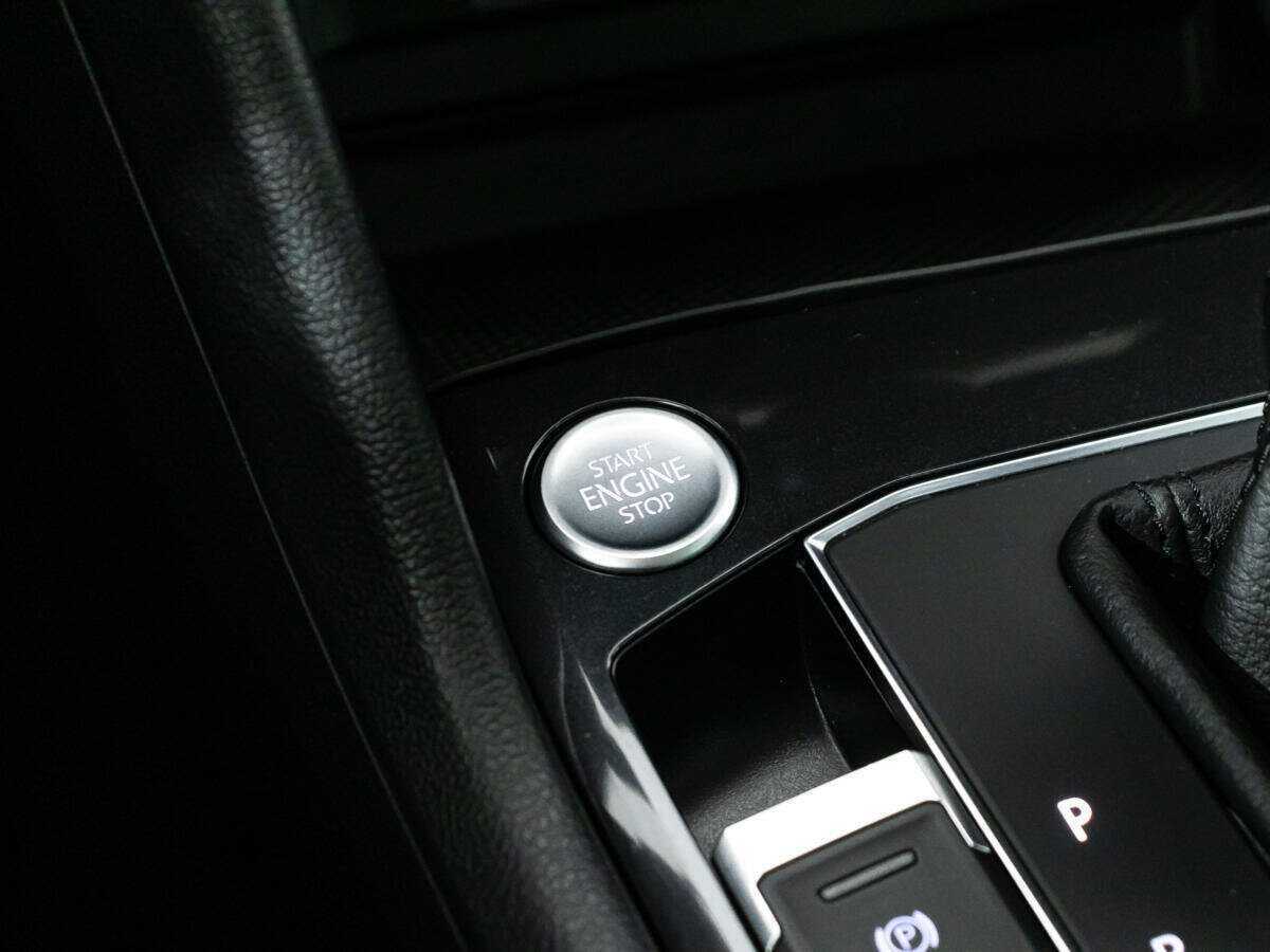 Купить Volkswagen Tiguan с пробегом. Фото: #17