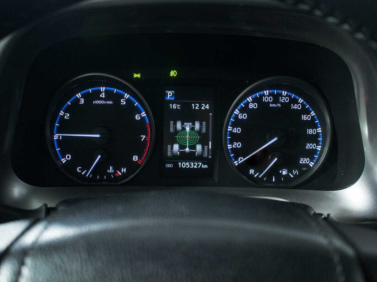 Купить Toyota RAV4 с пробегом. Фото: #10