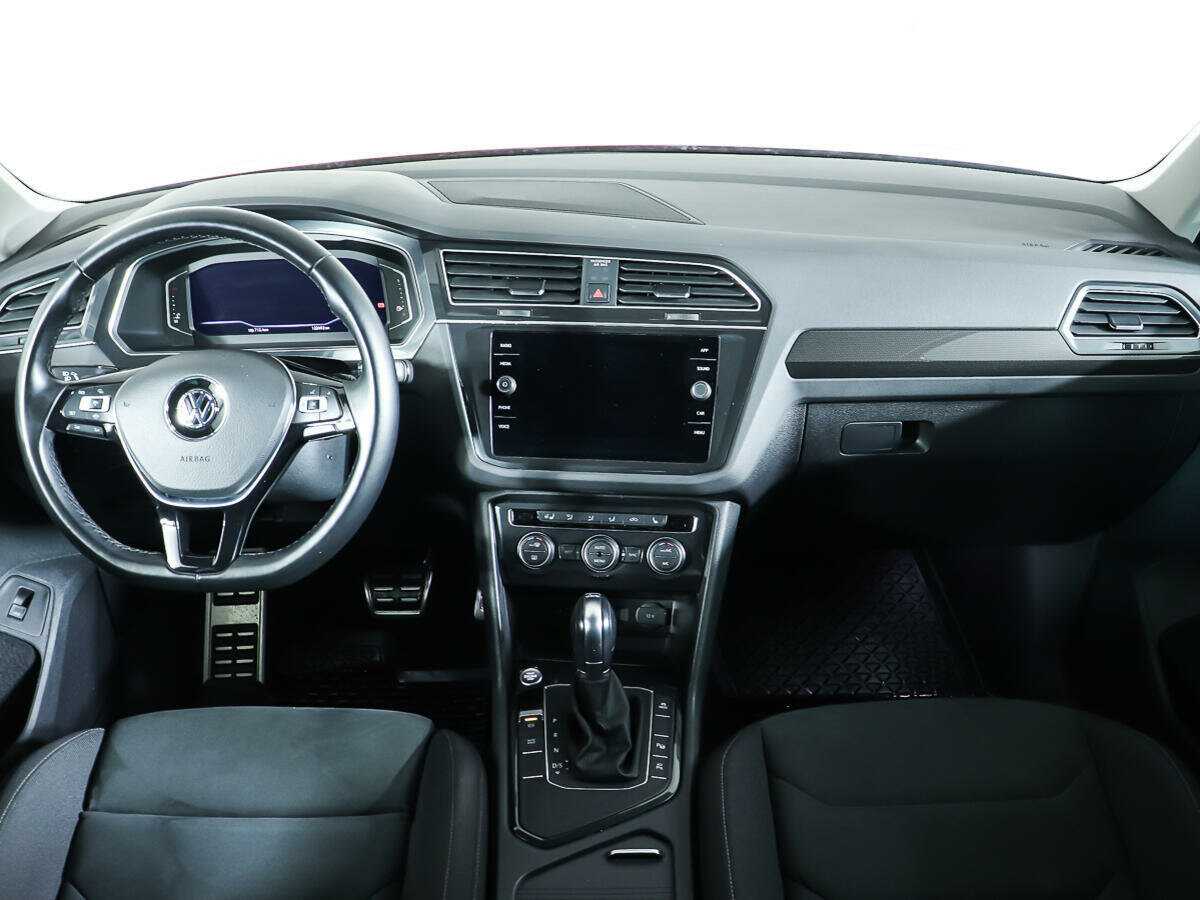 Купить Volkswagen Tiguan с пробегом. Фото: #9